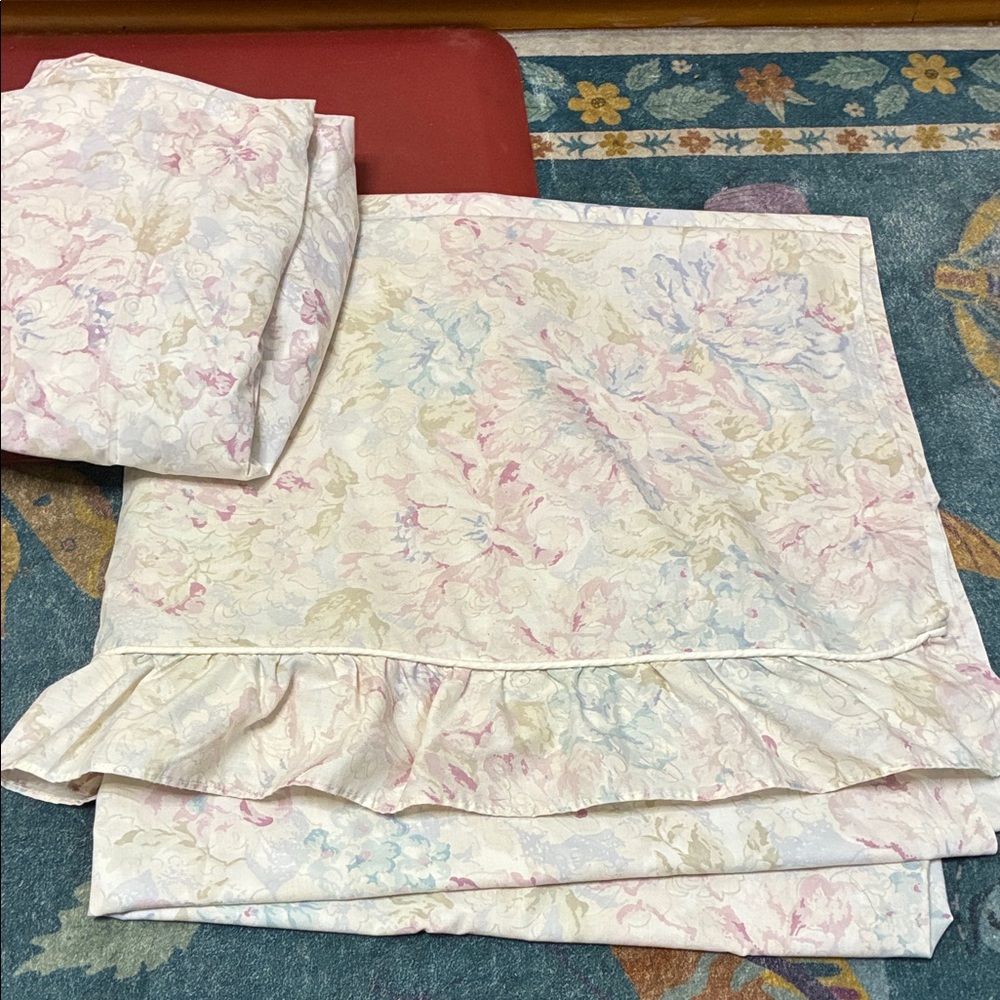 Floral Ruffled Bedspread Set